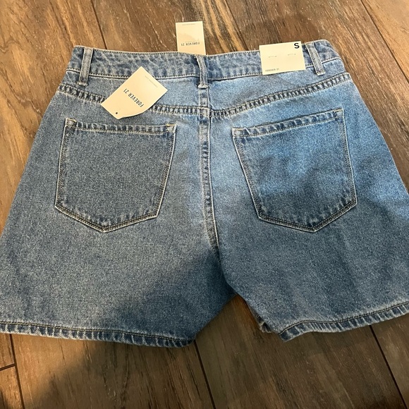 💚Forever 21 BNWT Jean shorts 5 for $15 - Picture 3 of 4